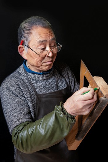 古筝制作匠人郭铁梁：用匠心谱写古乐新声